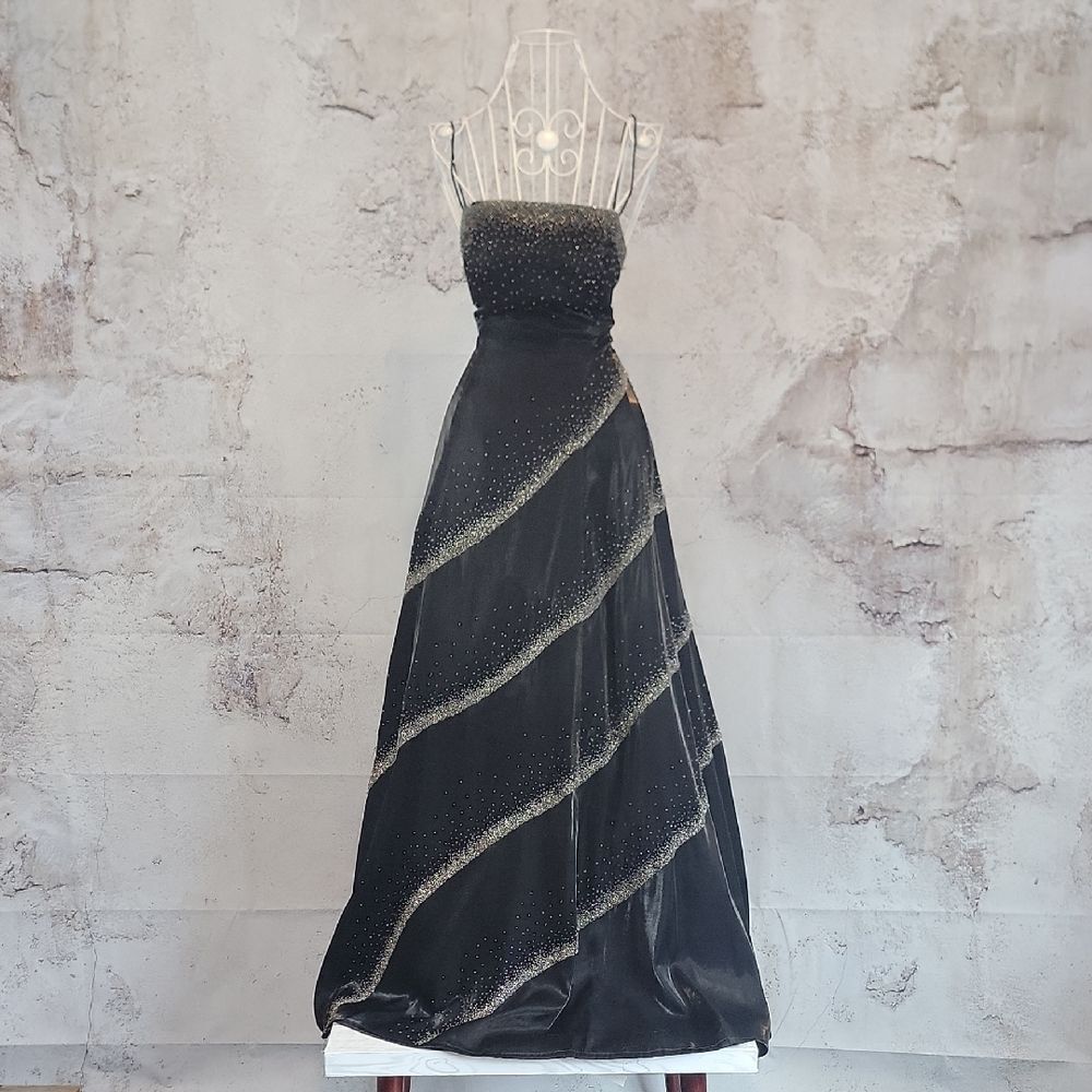 Coty Beaded Evening Gown Black and Silver Womens Size 10 ( Runs Small )